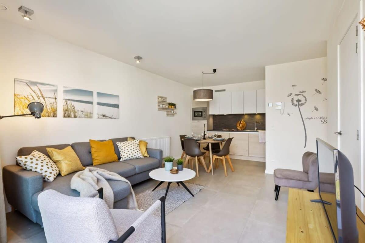 Huswell - Apartment With Natural Swimming Pool Middelkerke Dış mekan fotoğraf